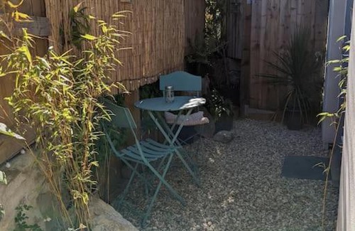 Dawlish Apartment | Seaside guest house a stone's throw from the beach