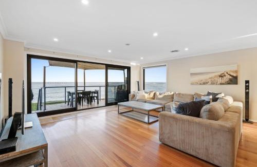 The Entrance North House | Seaside Haven on Hutton Road
