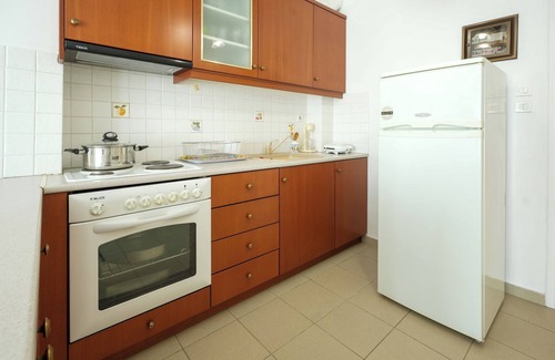 Chalcis Apartment | Seaside Hideaway – 1BR Apartment near Rodies Beach