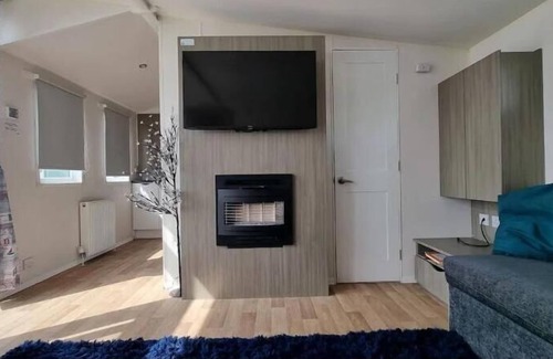 Morecambe Cabin | Seaside Holiday Park 4-Bed Caravan in Heysham