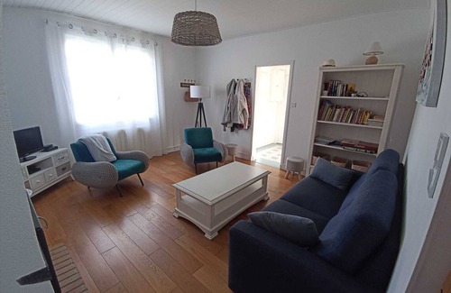 Chateau-d'Olonne House | Seaside house with bicycles
