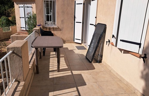 Ensues-la-Redonne House | Seaside house with pebble beach and small harbour 2 minutes away
