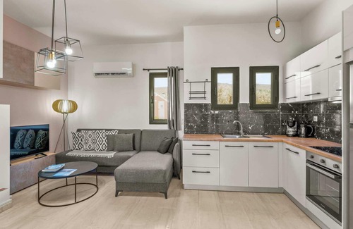 Kokkini Chani Villa | Seaside Oasis near Heraklion, Villa Maro IV Suite
