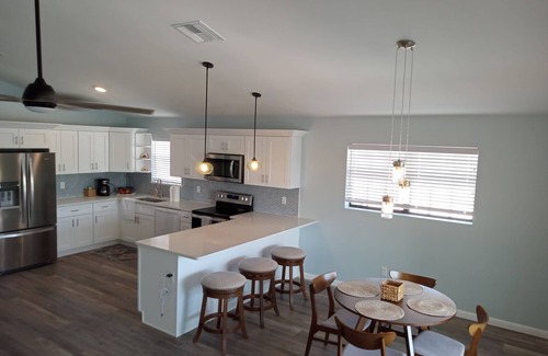 Oldsmar House | Seaside retreat on Upper Tampa Bay with dock and boat ramp.