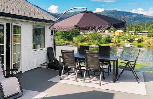 Kvam House | Seaside Serenity in Hardangerfjord-By Traum