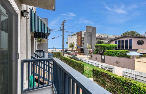 Marina Peninsula Apartment | Seaside Studio, A/C, Parking, WD