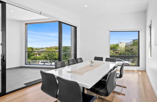 Torquay House | Seaside Style - Modern Coastal Retreat with Ocean Views