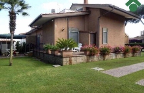 Lavinio Lido di Enea Villa | Seaside villa with private garden Anzio lido