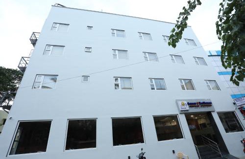 Teynampet Hotel | Season 4 Residences - Nungambakkam Near US consulate, Apollo Hospital, Shankar Nethralaya