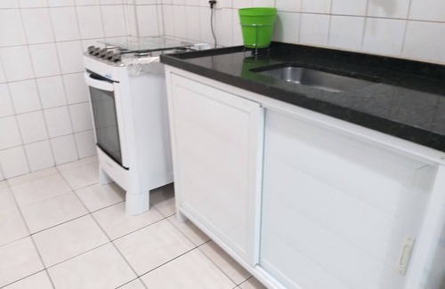 Vila Julia Apartment | SEASONAL APARTMENT IN GUARUJÁ ENSEADA - 10 MINUTES WALK FROM THE SEA - 2 BEDROOMS/GARAGE/WI FI