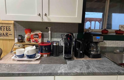 Bridgewater Condo | Seasonal Discount is on! 7 ppl Hottub with the view of the Mush a Mush Lakenn