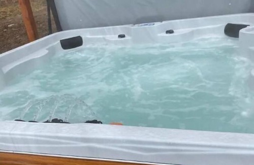 Bridgewater Condo | Seasonal Discount is on! 7 ppl Hottub with the view of the Mush a Mush Lakenn