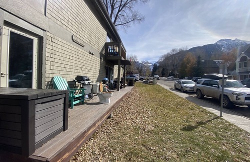 Telluride Apartment | Seasonal studio rental! Sunny side Telluride studio apt. available!