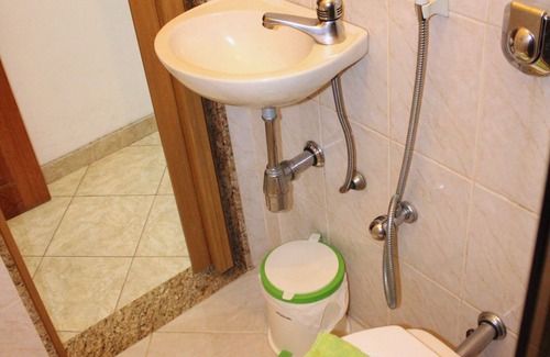 Lapa Apartment | seasoned lapa C /WY-FI
