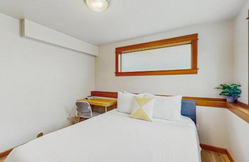 Atlantic House | Seattle Adventure & Stadium Getaway - Lower Level