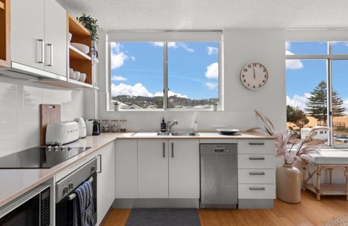 Avoca Beach Apartment | Seaview 5 - Great Beach Views