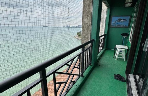 Taman Haji Zainal Apartment | Seaview Paradise Lagoon By Arety (1 Bedroom)