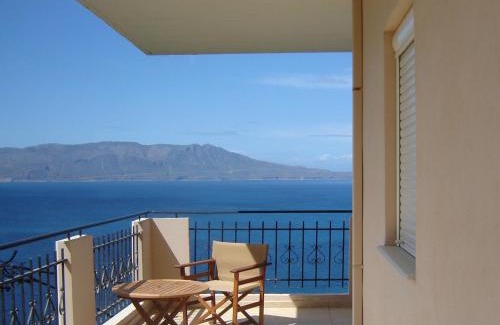 Ravdoucha Apartment | Seaview Studio in beautiful setting, west from Chania