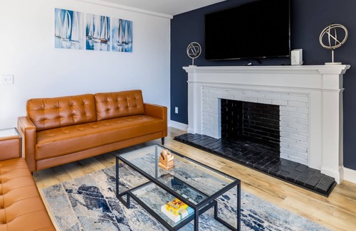 Plymouth House | Seaview Summit House, 5 BR steps from beach!