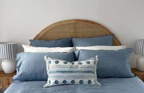 Lorne House | Seaview Treehouse - three minute walk to the beach