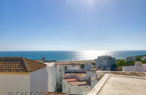 Conil de la Frontera City Center House | Seaviews and private Terrace near to the beach - townhouse Sarina with aircondition and garage parking, with wifi internet
