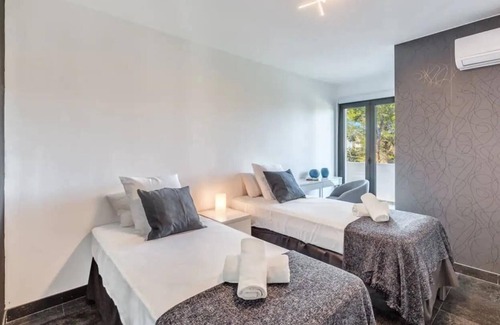 Badia de Palma Villa | Seawiew 3-Bed Villa in Badia de Palma for families