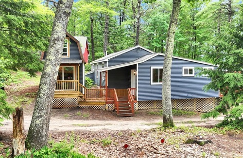Sebago Cottage | SEBAGO LAKE WATERFRONT. Frontage is on Northwest River with views of Sebago Lake