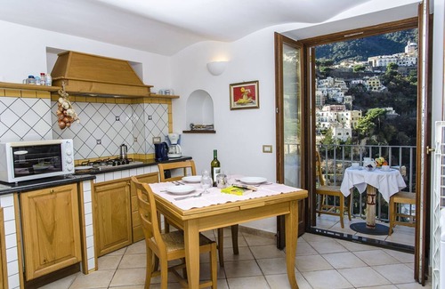 Arienzo Apartment | Sebastien Balcony central Positano