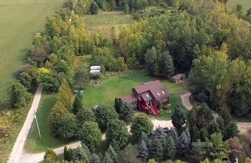 Elora House | Secluded 22-acre oasis in Elora