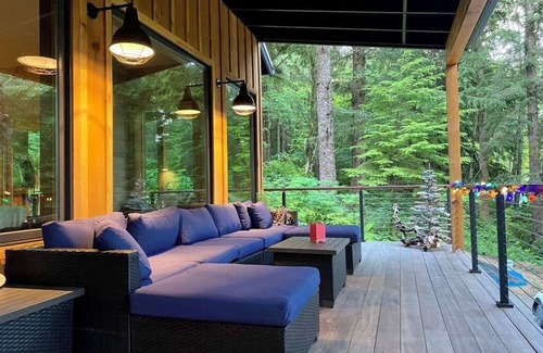 Arch Cape House | Secluded 3-bedroom beach house in charming Arch Cape & Falcon Cove.