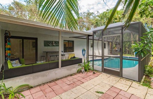 Osprey House | Secluded 3R Pool Home Retreat Near Sarasota