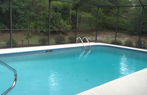 Spring Hill House | Secluded 4 Bedroom Home Retreat in Spring Hill, Heated Pool, Free Cable TV/Wifi.