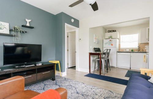 Pompano Beach Apartment | Secluded Beach Adventure Cabana - Newly Renovated!
