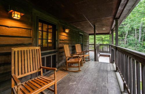 Edmond House | Secluded but 5 minutes to New River Gorge Bridge