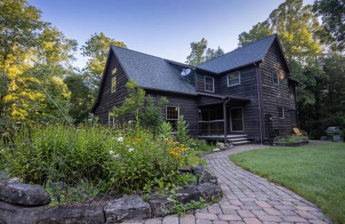 Edmond House | Secluded but 5 minutes to New River Gorge Bridge