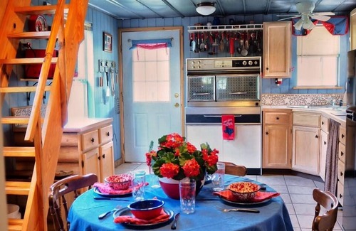 Junction Cabin | Secluded Cabin far from the bustle but close enough for comfort