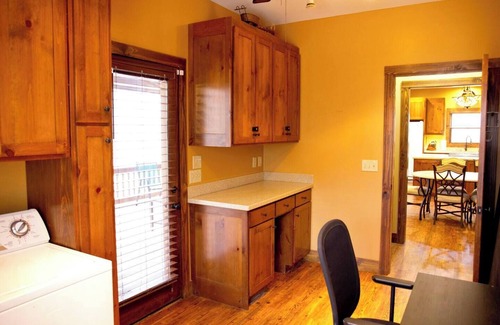 Mentone Cabin | Secluded Cabin | Games, Fire Pit, Hot Tub, Pet OK