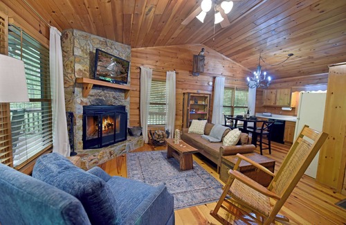 Blue Ridge Cabin | Secluded Cabin Retreat Surrounded by Gorgeous Fall Foliage w/Hot Tub +Fire Pit