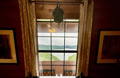 Baxter Cabin | Secluded Cabin With a View!