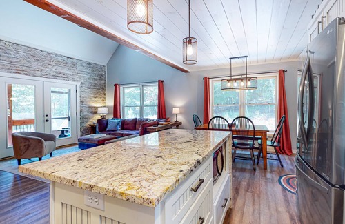 Eagle Mountain Cabin | Secluded cabin with electric fireplaces, foosball table, deck, hot tub& firepit