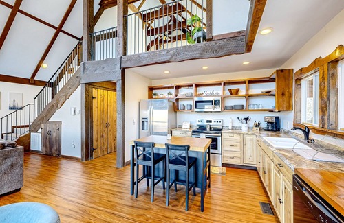 Nebo House | Secluded cabin with modern upgrades, wrap-around deck, & AC - mtn views