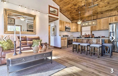 Franklin Cabin | Secluded & Convenient Cabin Franklin NC Pet Friendly Renovated Mountain Views