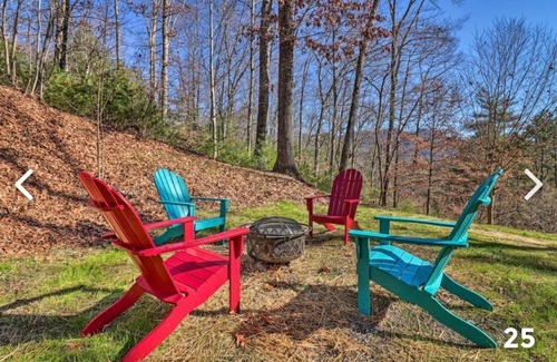 Franklin Cabin | Secluded & Convenient Cabin Franklin NC Pet Friendly Renovated Mountain Views