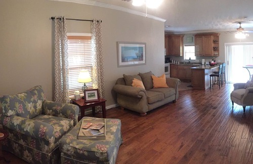 Fort Ogden Cottage | Secluded Cottage Golf Course Community - Indoor Heated Pool & Fitness Center