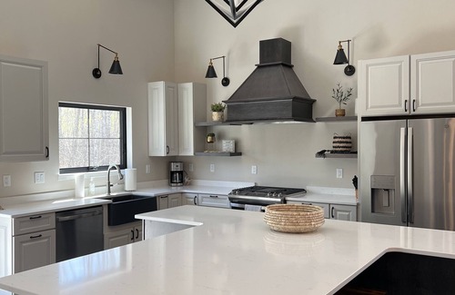 Roosevelt House | Secluded, Cozy Shouse near the Lake!