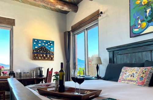Youngsville Bed & Breakfast | Secluded Desert Oasis: Luxurious Inn-Abiquiu Lake Views-Daily Gourmet Breakfast.