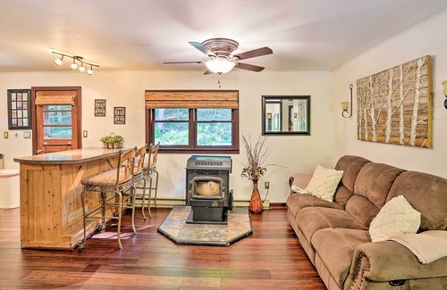 East Durham Cabin | Secluded East Durham Cabin Retreat w/ Deck!