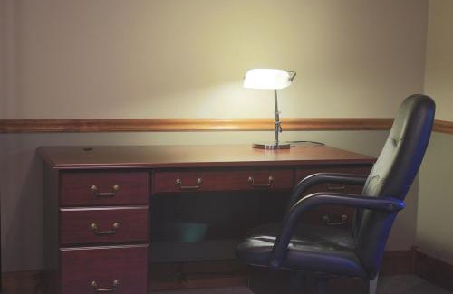 Dennison House | Secluded Family Retreat