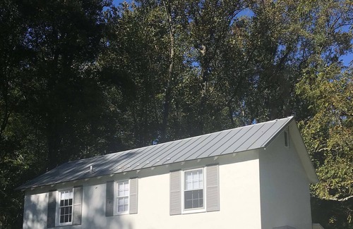 The Plains Cottage | Secluded Getaway in Virginia Horse Country Minutes from Middleburg