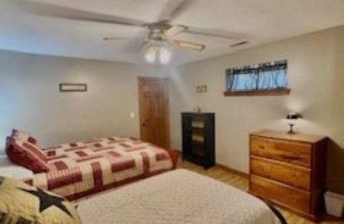 Mineral City Cabin | Secluded house built into the earth. Wildlife, pet friendly, fishing, hot tub, Wi-Fi!